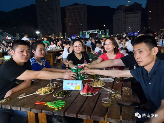 好嗨喲！隴南第一屆青島啤酒節(jié)開幕啦，為期8天