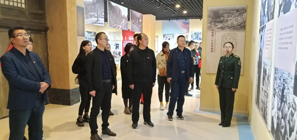 市龍江集團(tuán)開展“不忘初心、牢記使命”主題黨日活動